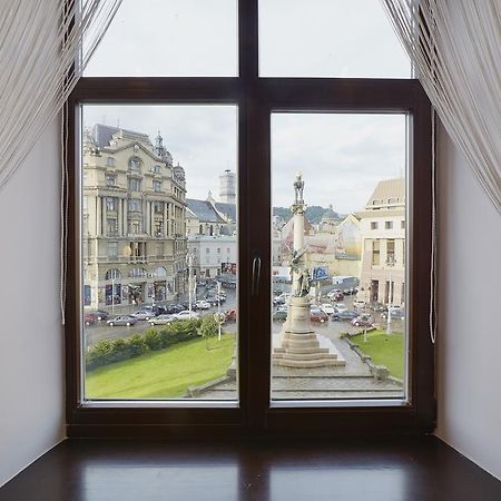 Apartment Mitskevycha Square 5 ลวีฟ ภายนอก รูปภาพ