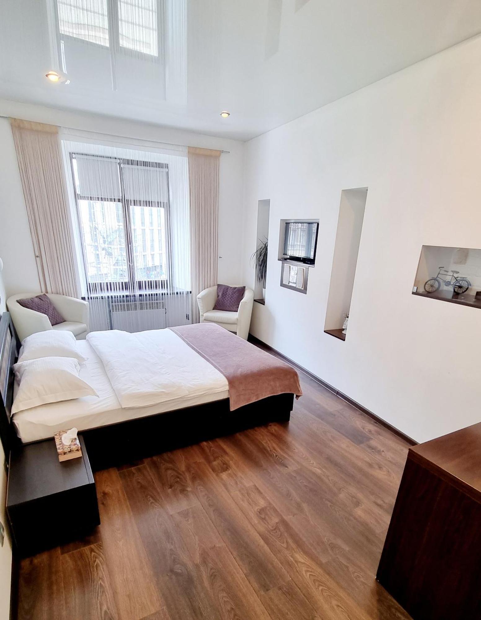 Apartment Mitskevycha Square 5 ลวีฟ ภายนอก รูปภาพ
