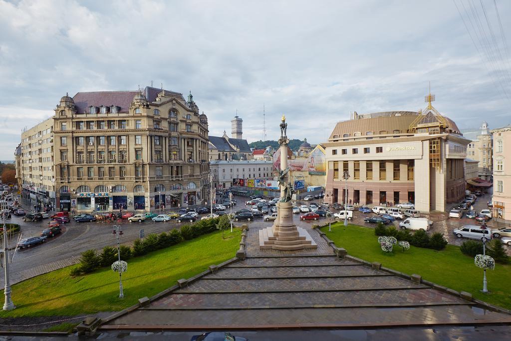 Apartment Mitskevycha Square 5 ลวีฟ ภายนอก รูปภาพ