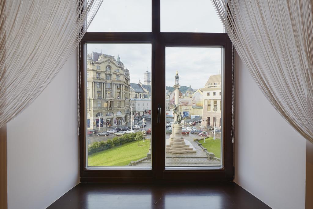 Apartment Mitskevycha Square 5 ลวีฟ ภายนอก รูปภาพ